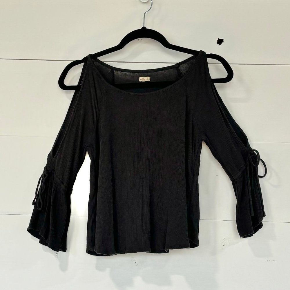Hollister Gauze Cut Out Sleeve Top